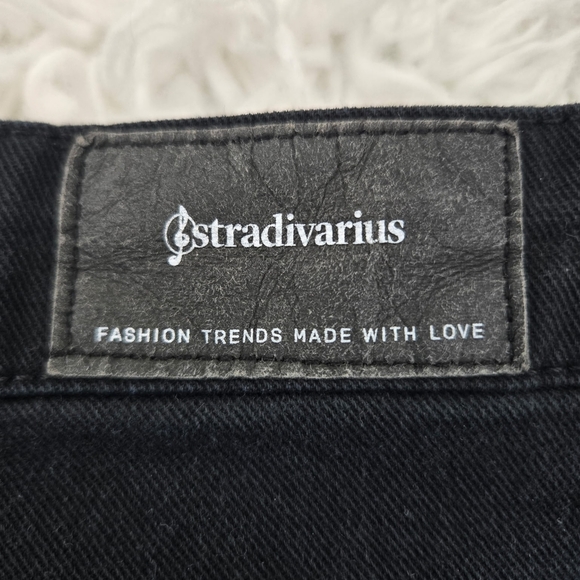 Stradivarius Black High Waist Slit flared jeans size US 4. - Picture 9 of 9
